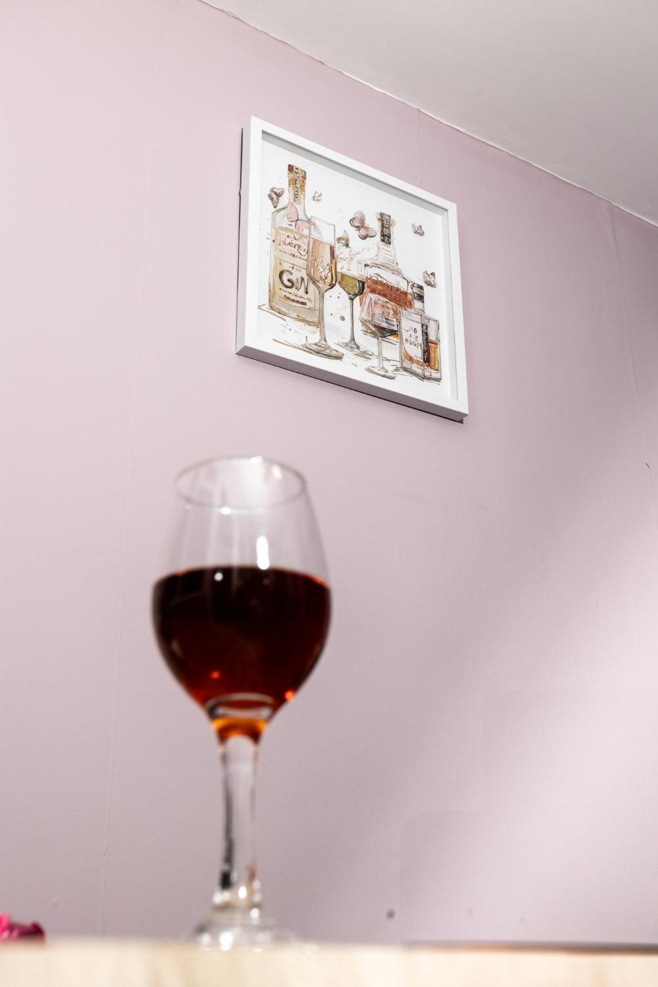 Spacious & Comfy Home In West Midlands - Sleeps 8, Free Parking, Wifi, Netflix, Prime Location, Ideal For Contractors, Business, Groups, Travellers, Families And Relocators Ковънтри Екстериор снимка